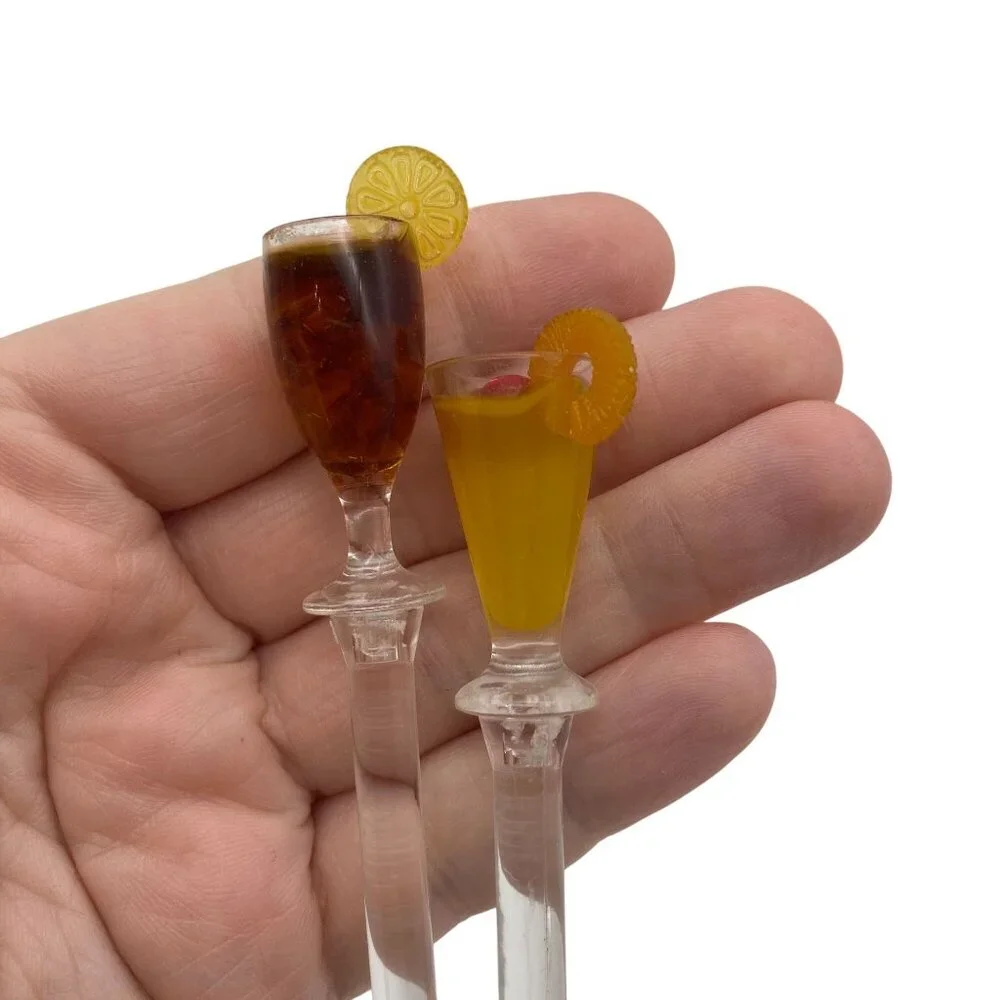 Snowman cocktail stirrers cocktail drink glasses plastic red Christmas barware 7